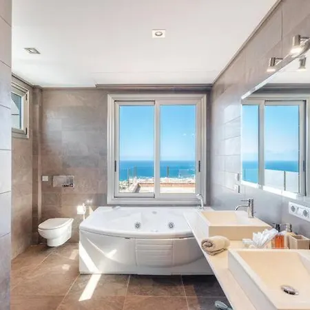 Readhostprofile&scan! Luxury 4-bedroom With Pool