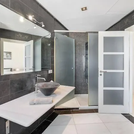Readhostprofile&scan! Luxury 4-bedroom With Pool * 앙티브