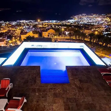 Readhostprofile&scan! Luxury 4-bedroom With Pool Apartment